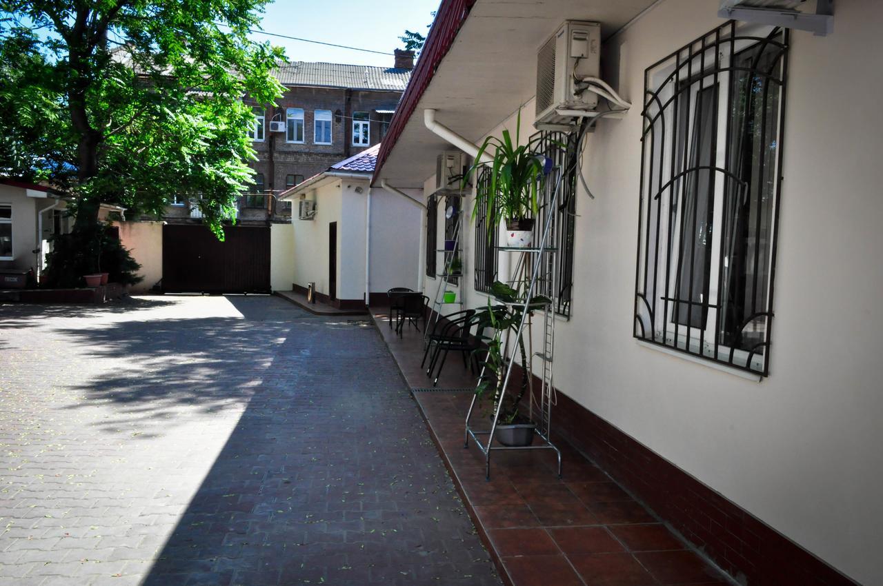 Old Courtyard Hostel Odessa Buitenkant foto