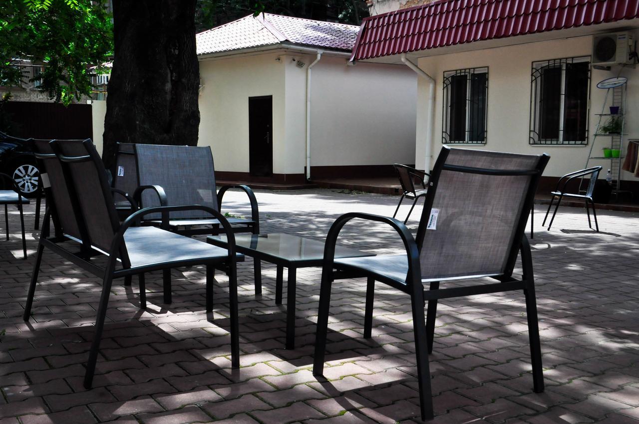 Old Courtyard Hostel Odessa Buitenkant foto